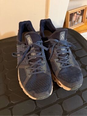 men’s on cloud running shoes
